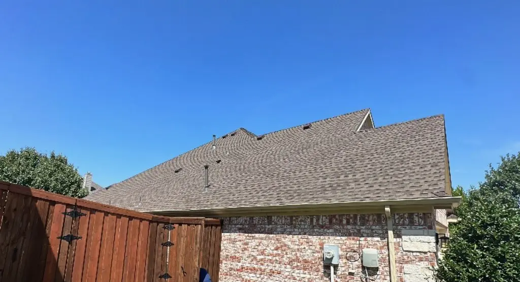 Completed roof replacement project in Crosspointe